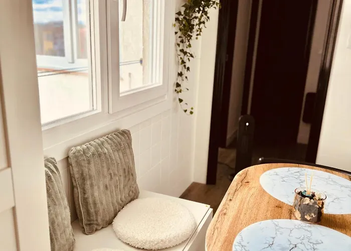 Caminante Feliz, 4 Piso, Escaleras Melide